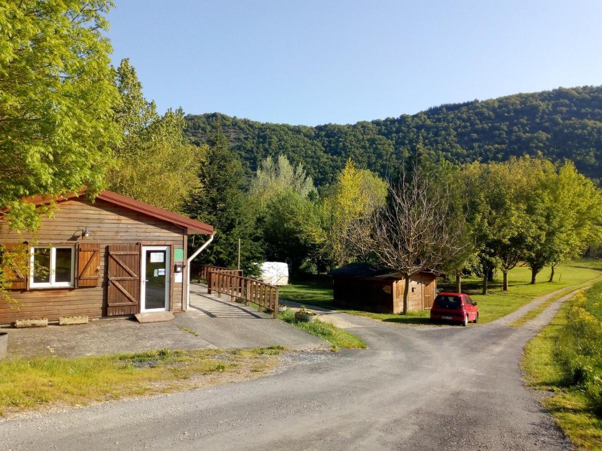 Camping Le Vialaret Nant Екстериор снимка