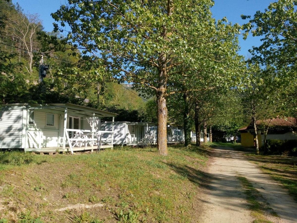 Camping Le Vialaret Nant Екстериор снимка
